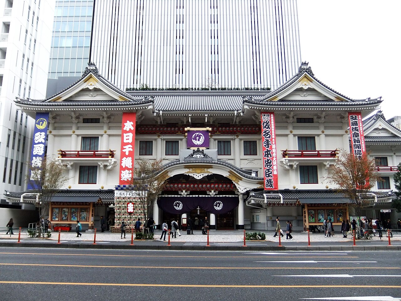 日本橋から銀座・築地へ 食べ歩き散歩